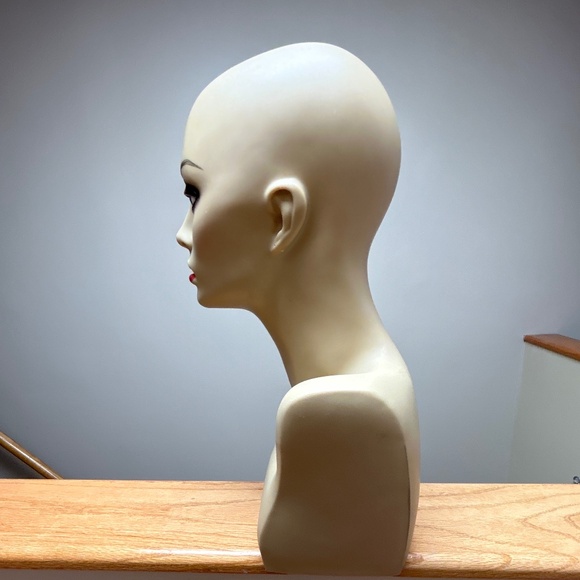 Mannequin Head - Picture 4 of 5
